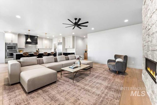 870 N Creekwater Lot 6 Block 5, Eagle, ID 83616