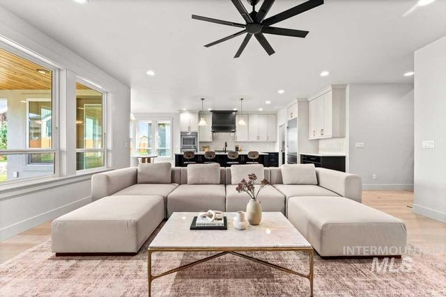 870 N Creekwater Lot 6 Block 5, Eagle, ID 83616