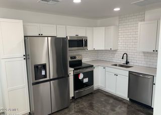 9439 N 11th Avenue 3, Phoenix, AZ 85021