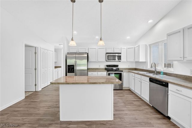 8832 Wheaton Place, North Ridgeville, OH 44039