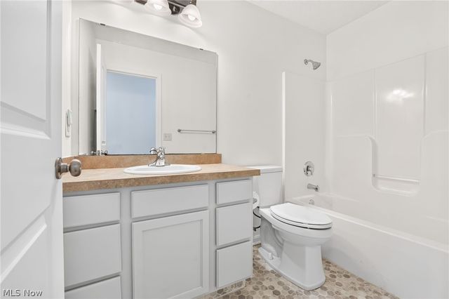 8832 Wheaton Place, North Ridgeville, OH 44039