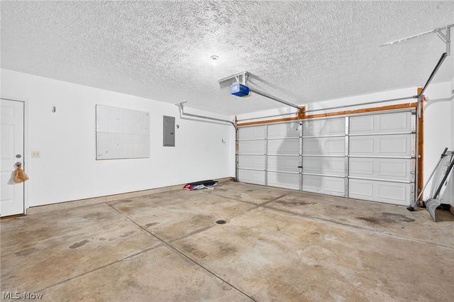8832 Wheaton Place, North Ridgeville, OH 44039