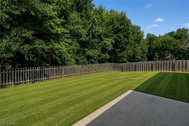 8832 Wheaton Place, North Ridgeville, OH 44039