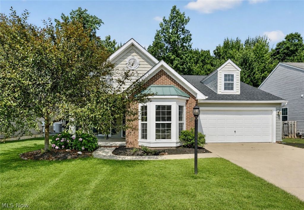 8832 Wheaton Place, North Ridgeville, OH 44039