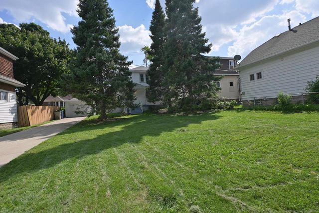 5411 W Wells STREET, Milwaukee, WI 53208