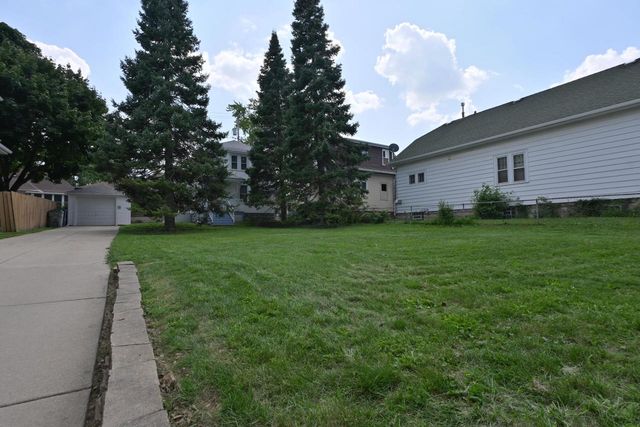 5411 W Wells STREET, Milwaukee, WI 53208