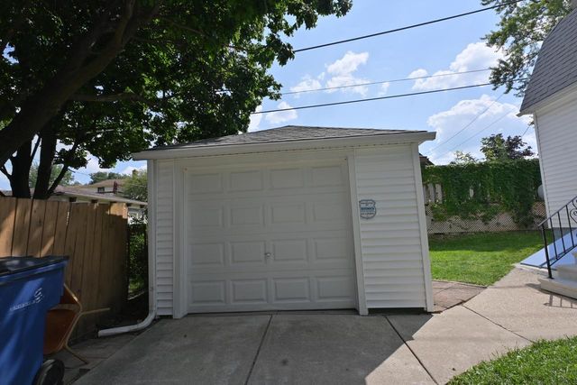 5411 W Wells STREET, Milwaukee, WI 53208