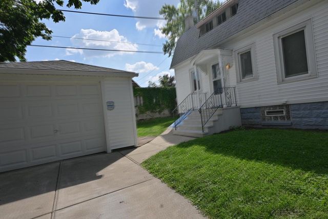 5411 W Wells STREET, Milwaukee, WI 53208