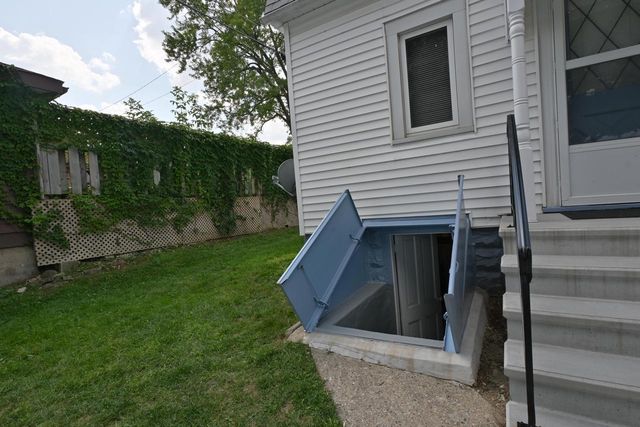 5411 W Wells STREET, Milwaukee, WI 53208