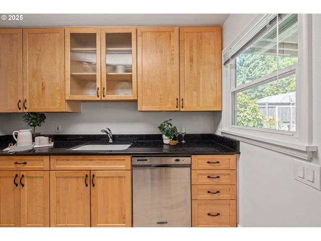 2760 Sw 119TH Ave, Beaverton, OR 97005