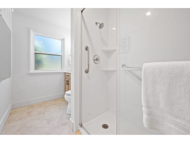 2760 Sw 119TH Ave, Beaverton, OR 97005