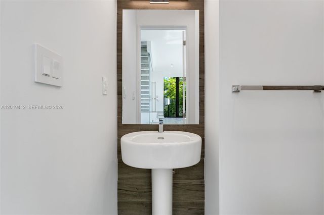 1525 Bay Rd 1525, Miami Beach, FL 33139