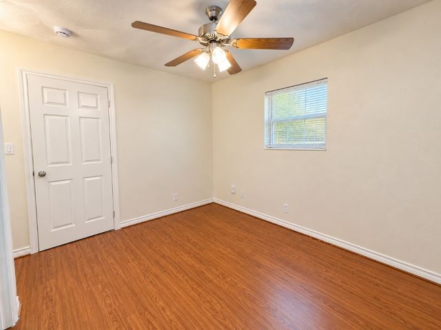 211 Skyway Drive 8, Euless, TX 76040