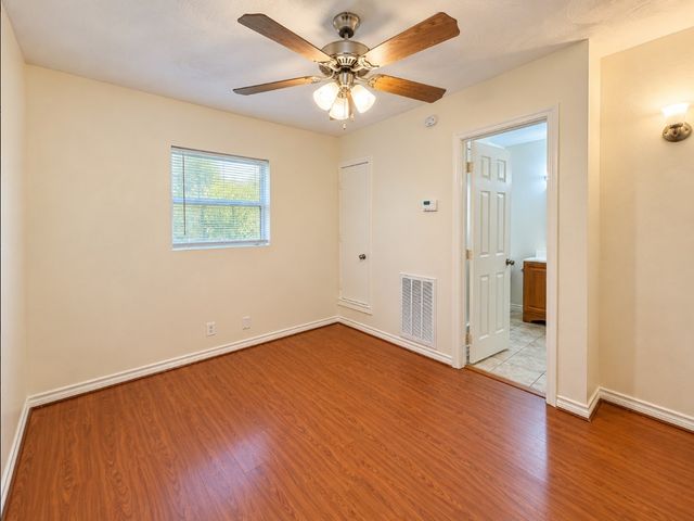 211 Skyway Drive 8, Euless, TX 76040