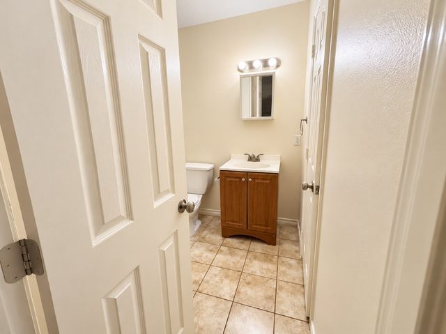 211 Skyway Drive 8, Euless, TX 76040