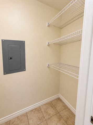 211 Skyway Drive 8, Euless, TX 76040