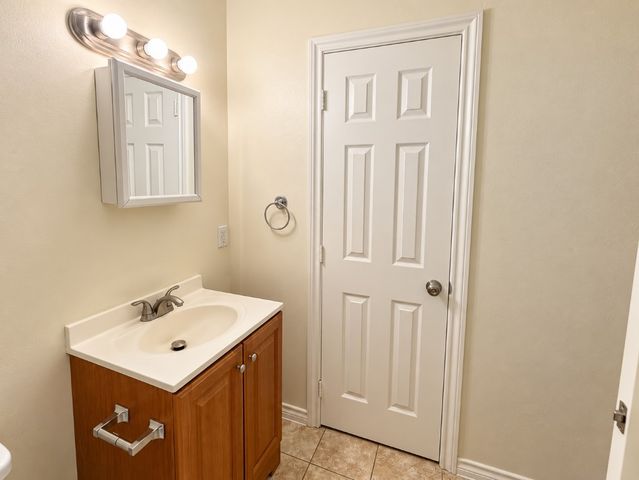 211 Skyway Drive 8, Euless, TX 76040