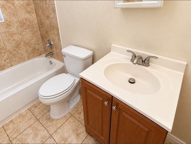 211 Skyway Drive 8, Euless, TX 76040