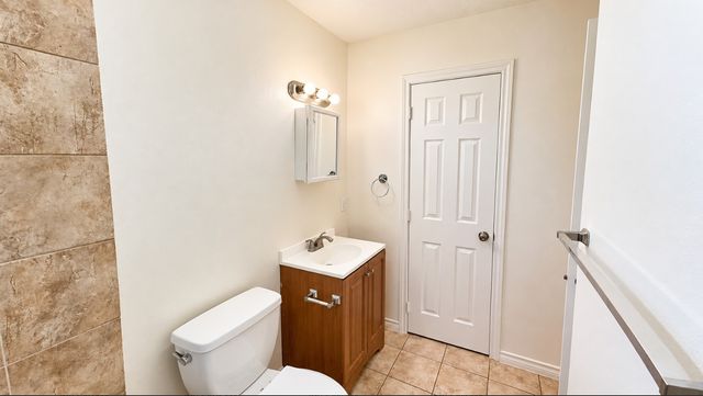 211 Skyway Drive 8, Euless, TX 76040
