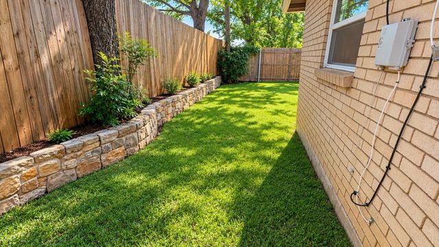 211 Skyway Drive 8, Euless, TX 76040