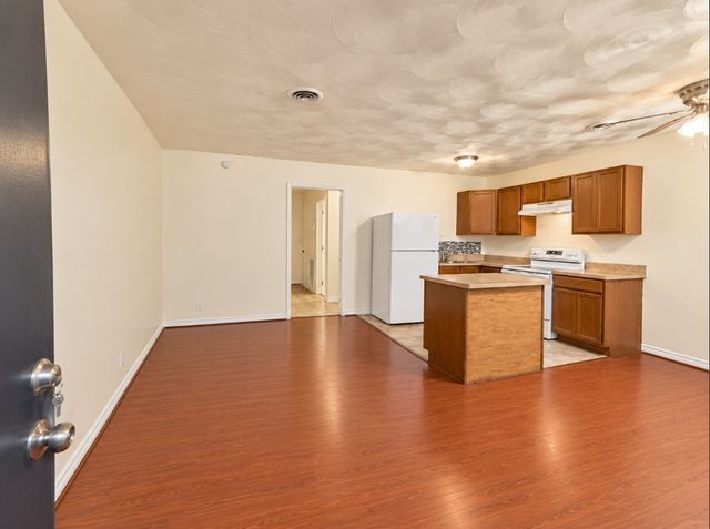 211 Skyway Drive 8, Euless, TX 76040