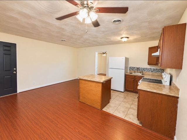 211 Skyway Drive 8, Euless, TX 76040