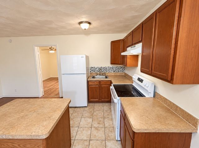 211 Skyway Drive 8, Euless, TX 76040