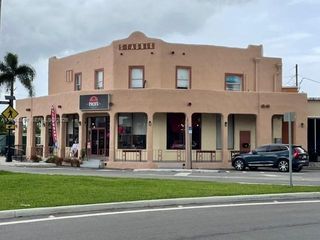 45 Curtiss Pkwy, Miami Springs, FL 33166