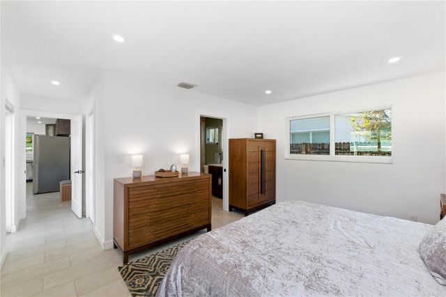 1741 NE 40th Street, Oakland Park, FL 33334