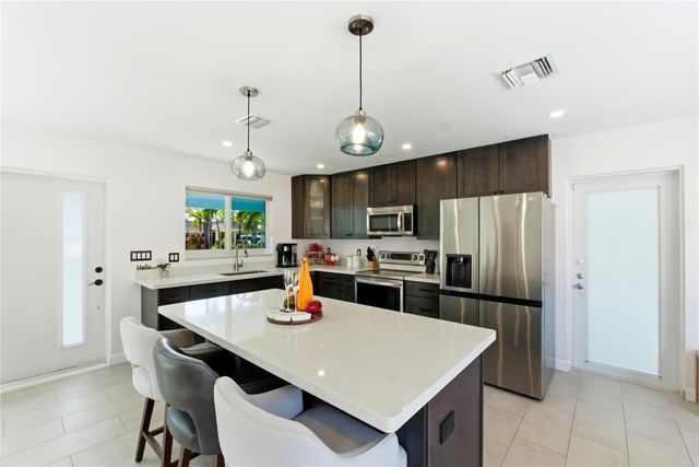 1741 NE 40th Street, Oakland Park, FL 33334