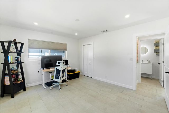 1741 NE 40th Street, Oakland Park, FL 33334