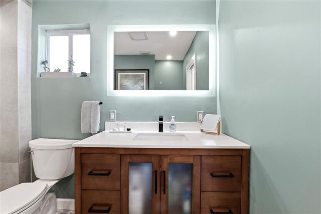 1741 NE 40th Street, Oakland Park, FL 33334