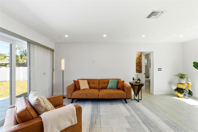 1741 NE 40th Street, Oakland Park, FL 33334