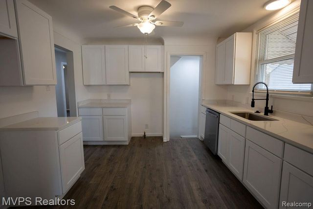 15490 Couzens Avenue, Eastpointe, MI 48021