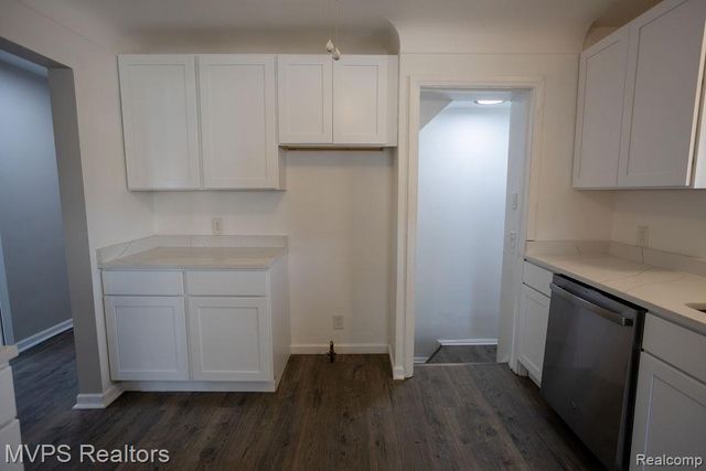 15490 Couzens Avenue, Eastpointe, MI 48021