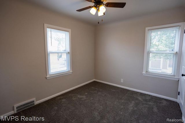 15490 Couzens Avenue, Eastpointe, MI 48021