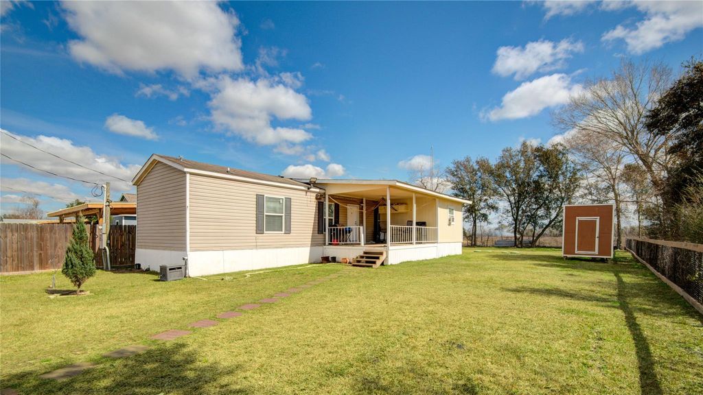 12903 Green Valley Drive, Rosharon, TX 77583