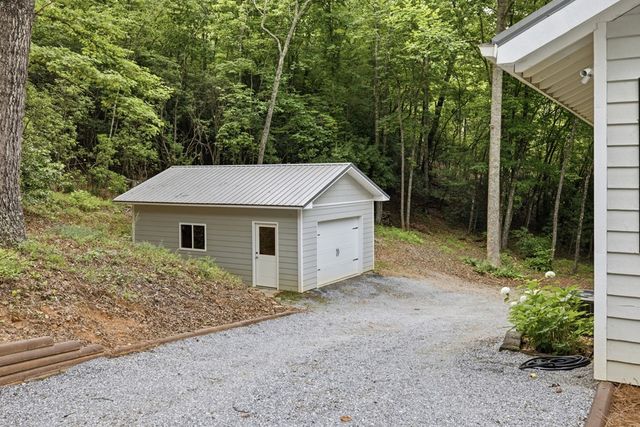 220 Penland Indian Trail, Hayesville, NC 28904