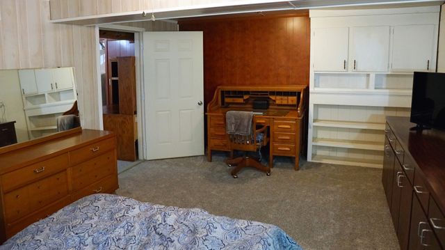 100 Canary Dr, Dickson, TN 37055