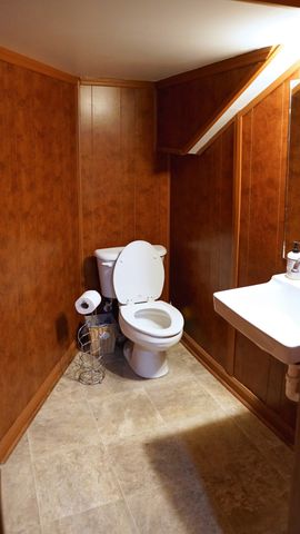 100 Canary Dr, Dickson, TN 37055
