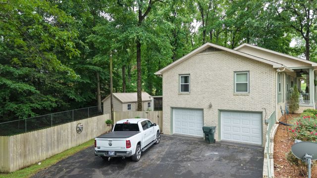 100 Canary Dr, Dickson, TN 37055