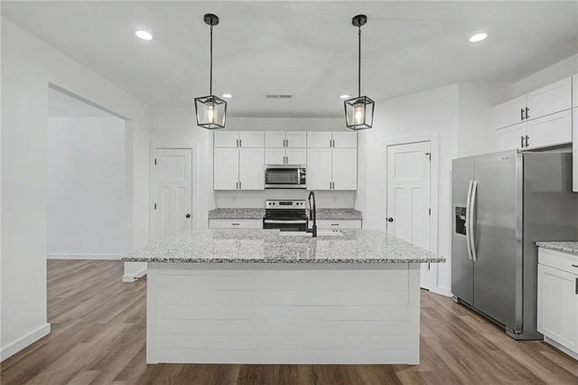 24 Rocky Circle NE, White, GA 30184