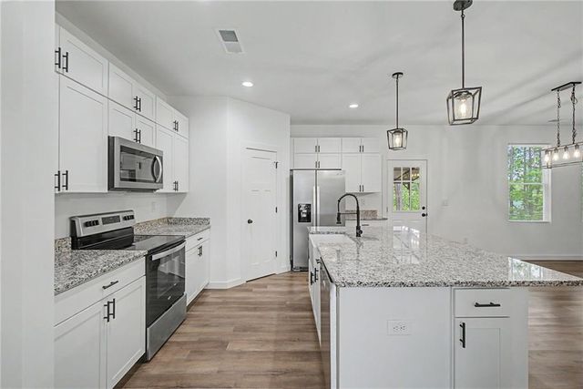 24 Rocky Circle NE, White, GA 30184