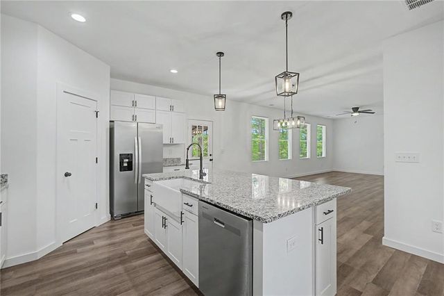 24 Rocky Circle NE, White, GA 30184