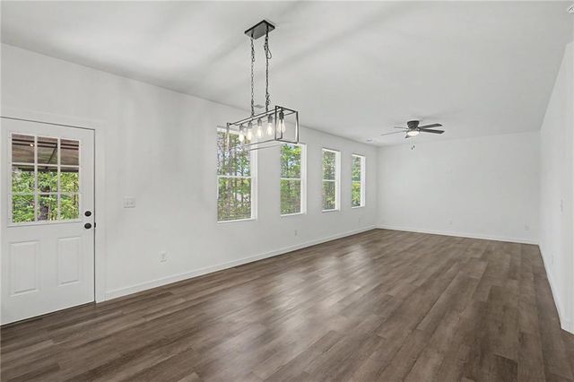 24 Rocky Circle NE, White, GA 30184