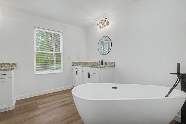 24 Rocky Circle NE, White, GA 30184
