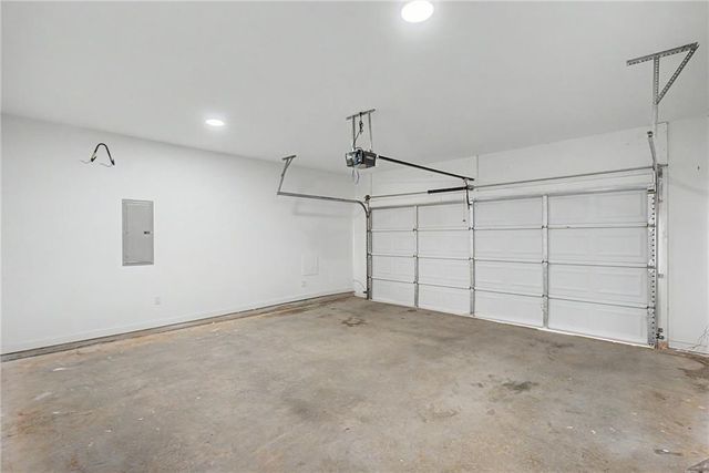 24 Rocky Circle NE, White, GA 30184