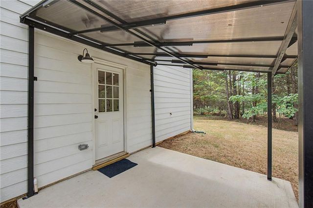 24 Rocky Circle NE, White, GA 30184