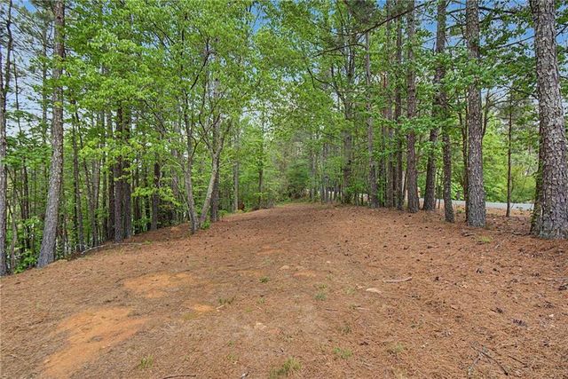 24 Rocky Circle NE, White, GA 30184