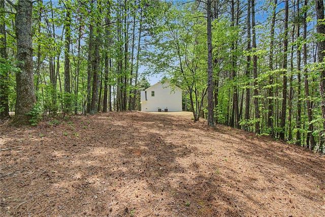 24 Rocky Circle NE, White, GA 30184